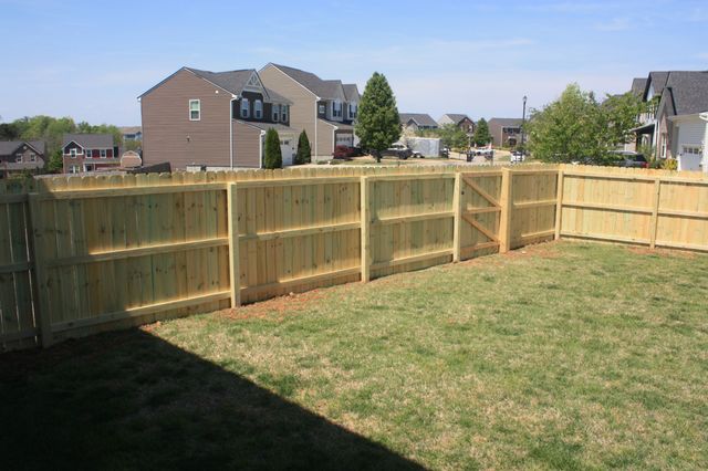 2813 Winterberry Dr, Columbia, TN 38401