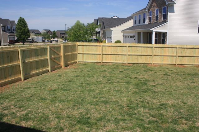 2813 Winterberry Dr, Columbia, TN 38401