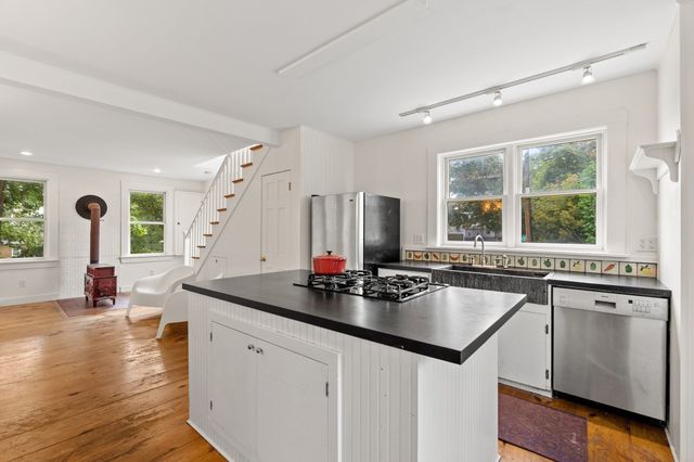 1105 Washington, Gloucester, MA 01930