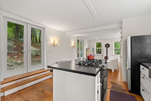 1105 Washington, Gloucester, MA 01930