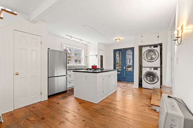 1105 Washington, Gloucester, MA 01930