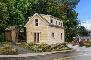 1105 Washington, Gloucester, MA 01930