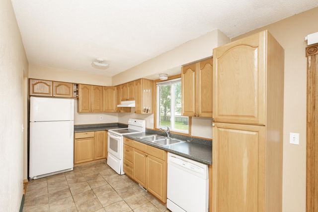 439 Birch Lane, Moorhead, MN 56560
