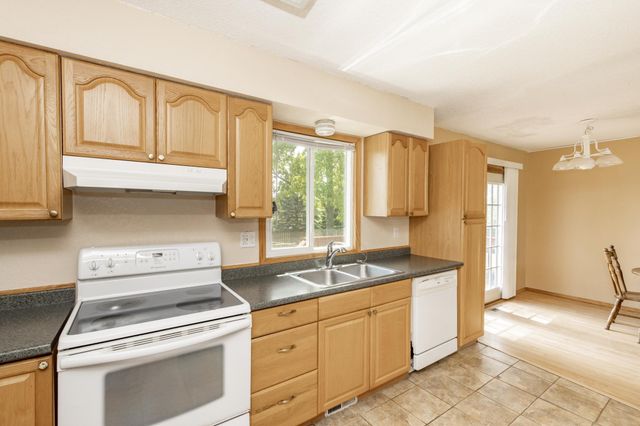 439 Birch Lane, Moorhead, MN 56560