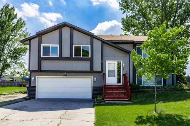 439 Birch Lane, Moorhead, MN 56560