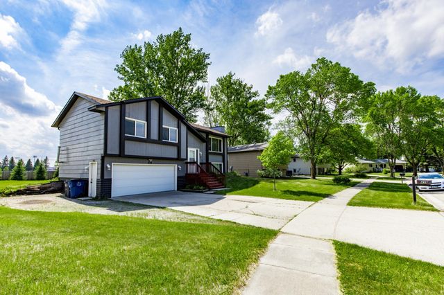 439 Birch Lane, Moorhead, MN 56560