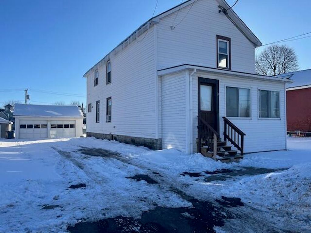 24 St Charles Street, Plattsburgh, NY 12901