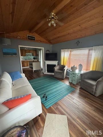 34 Ems B59 Lane, Warsaw, IN 46582