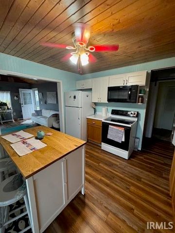 34 Ems B59 Lane, Warsaw, IN 46582