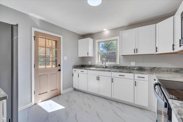 210 Post RD, Roanoke, VA 24019