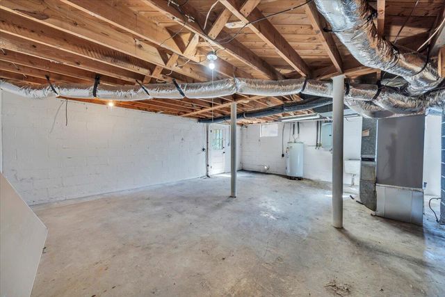 210 Post RD, Roanoke, VA 24019