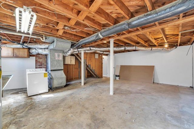 210 Post RD, Roanoke, VA 24019