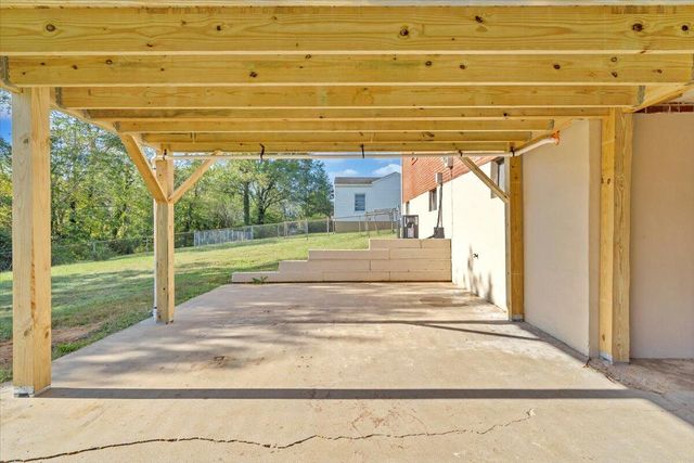 210 Post RD, Roanoke, VA 24019