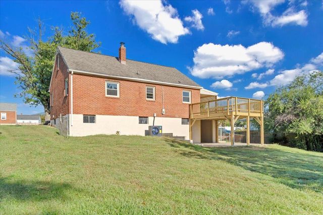 210 Post RD, Roanoke, VA 24019