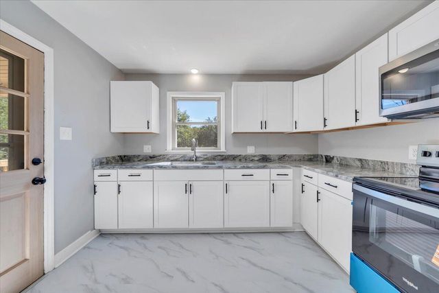210 Post RD, Roanoke, VA 24019