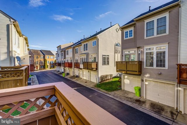 5820 PEARSON LN, Alexandria, VA 22304