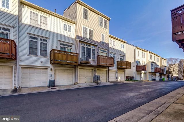 5820 PEARSON LN, Alexandria, VA 22304