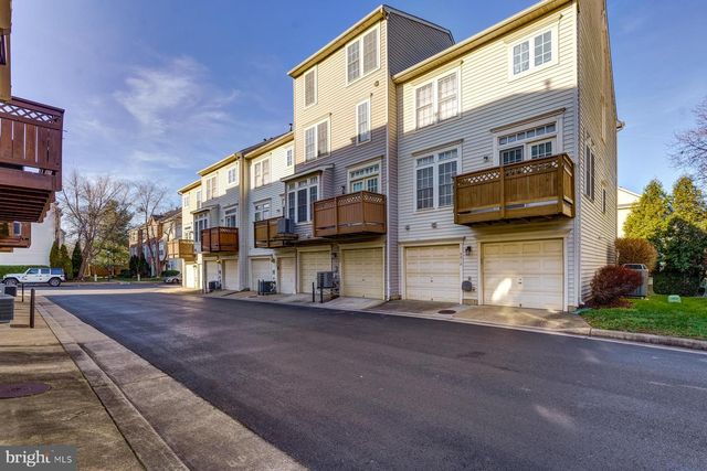 5820 PEARSON LN, Alexandria, VA 22304