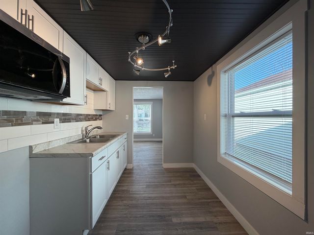 1105 W Rose Street, South Bend, IN 46616