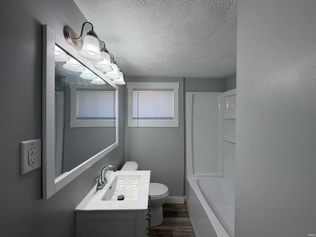 1105 W Rose Street, South Bend, IN 46616