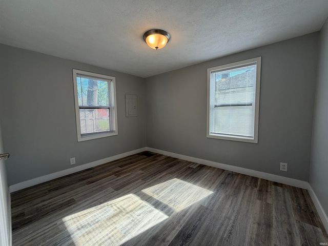 1105 W Rose Street, South Bend, IN 46616