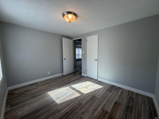 1105 W Rose Street, South Bend, IN 46616