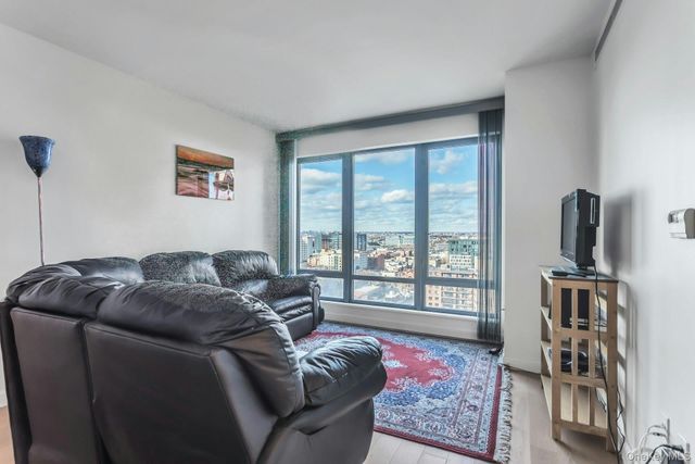 138-35 39th Avenue 14M, Flushing, NY 11354