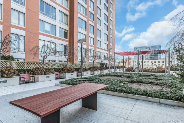 138-35 39th Avenue 14M, Flushing, NY 11354