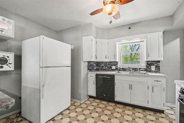 1336 Beechwood Street, Grand Rapids, MI 49505