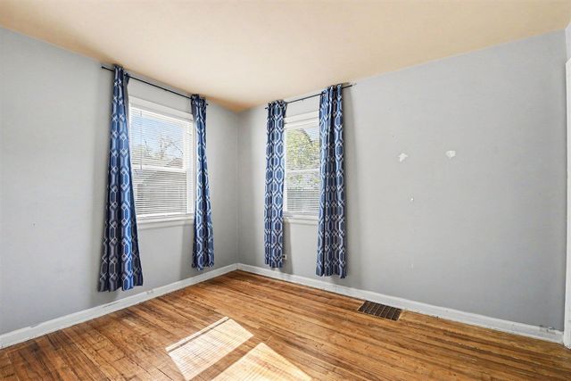 1336 Beechwood Street, Grand Rapids, MI 49505