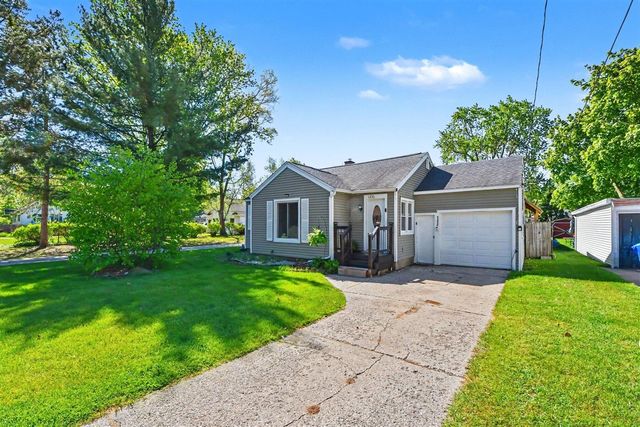 1336 Beechwood Street, Grand Rapids, MI 49505