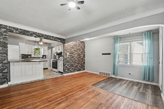 1336 Beechwood Street, Grand Rapids, MI 49505