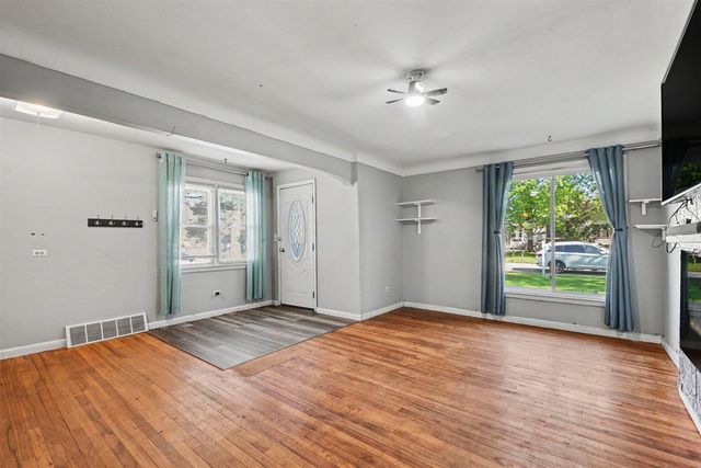 1336 Beechwood Street, Grand Rapids, MI 49505