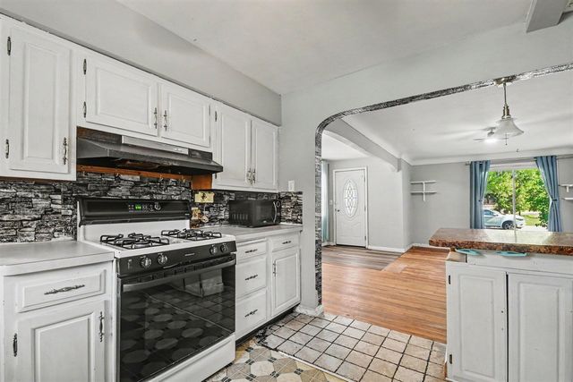 1336 Beechwood Street, Grand Rapids, MI 49505