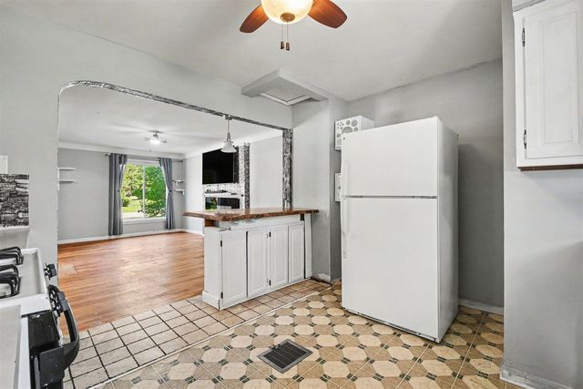 1336 Beechwood Street, Grand Rapids, MI 49505