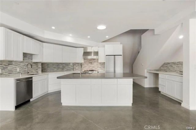 2411 N Topanga Canyon Boulevard, Topanga, CA 90290