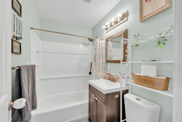 144 Wire Ave, Haysville, KS 67060