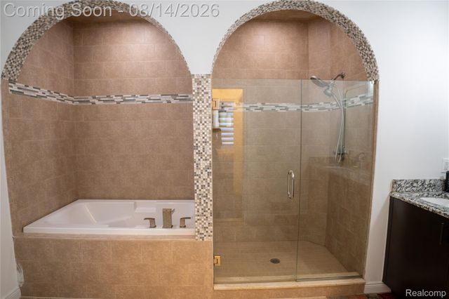 18424 Opal Drive, Macomb Township, MI 48042