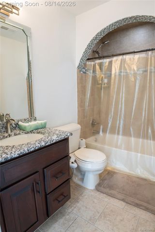 18424 Opal Drive, Macomb Township, MI 48042