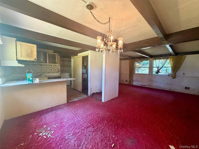 26 Cabin Lane, East Setauket, NY 11733