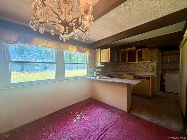 26 Cabin Lane, East Setauket, NY 11733