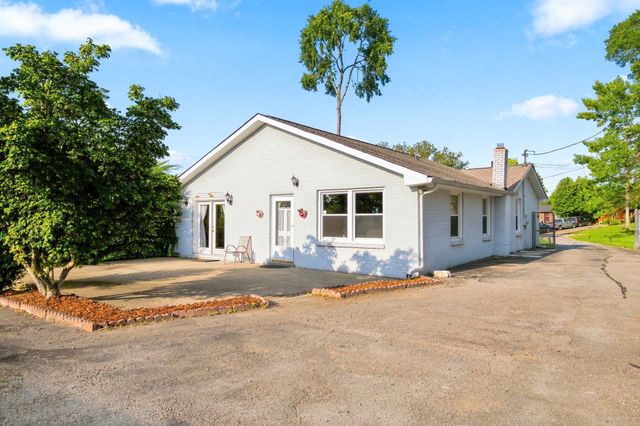 106 River Rd, Hendersonville, TN 37075
