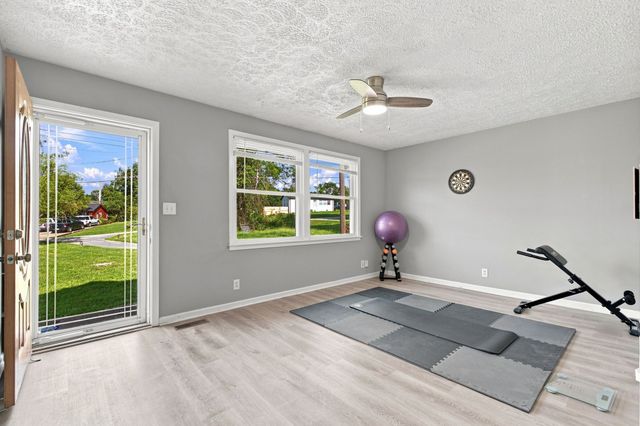 106 River Rd, Hendersonville, TN 37075