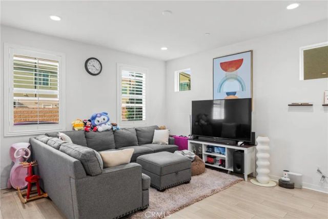 6914 Stonecrop, Fontana, CA 92336