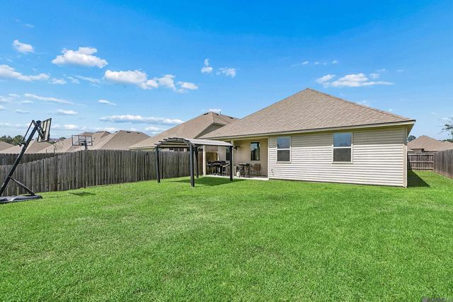 13770 Wincrest Dr, Walker, LA 70785