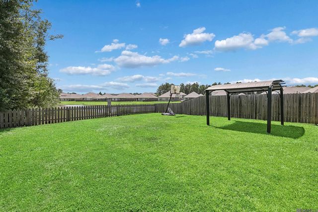 13770 Wincrest Dr, Walker, LA 70785