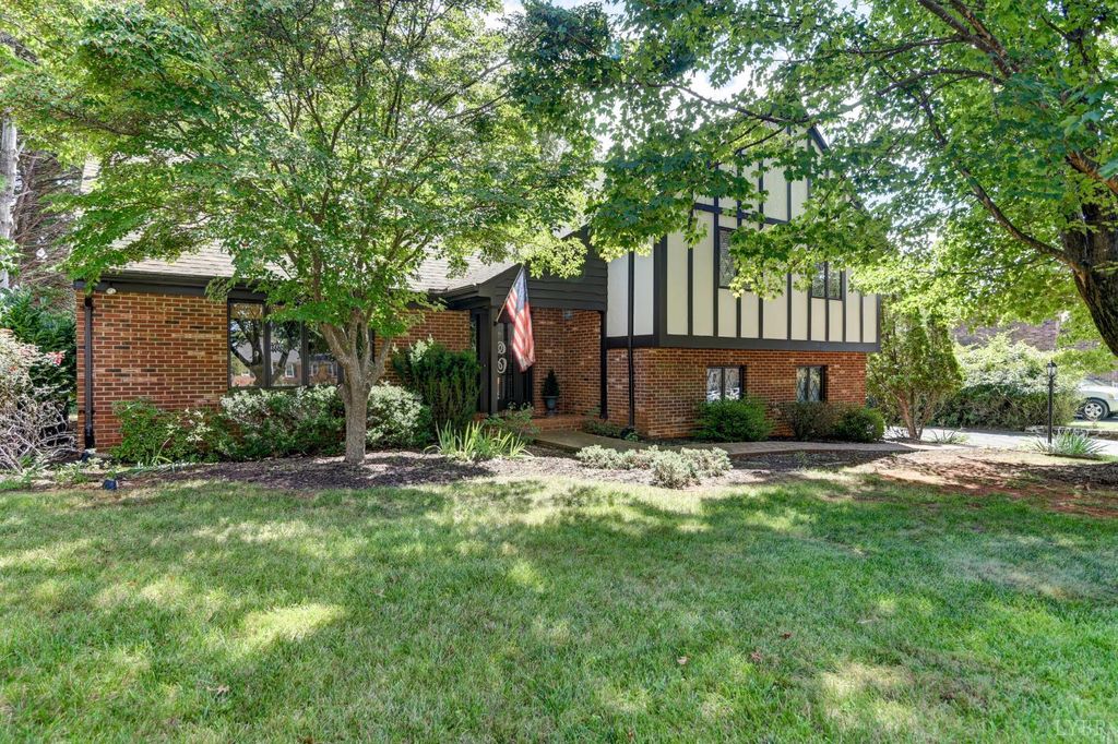 164 Poplar Forest, Forest, VA 24551