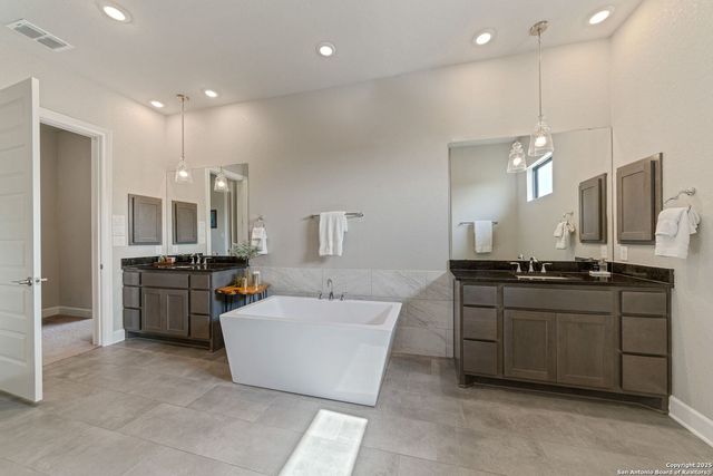 150 Madrone Trail, Boerne, TX 78006