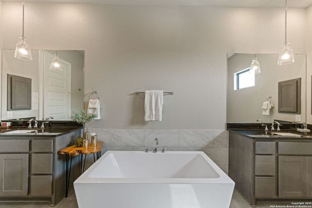 150 Madrone Trail, Boerne, TX 78006
