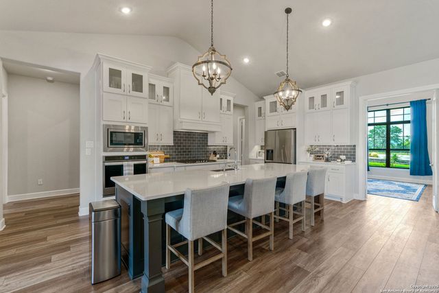 150 Madrone Trail, Boerne, TX 78006